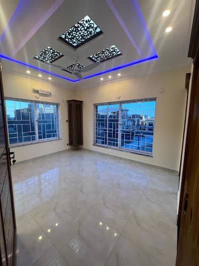SECTOR E1 10 MARLA CORNER SLIGHTLY USED HOUSE FOR SALE PROPER DOUBLE UNIT GASS INSTALLED