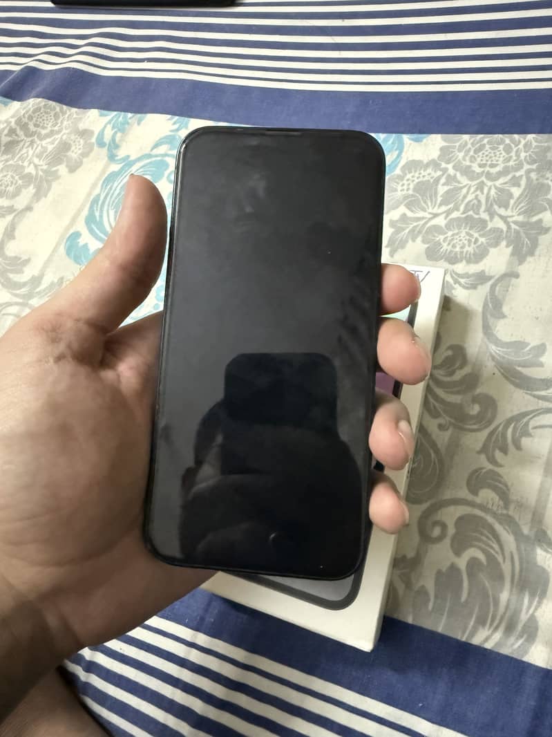 iPhone 14 3
