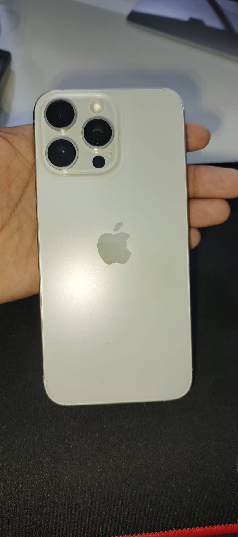 iPhone 15 Pro Max 2