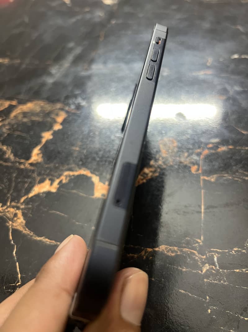 Apple iPhone 12 2