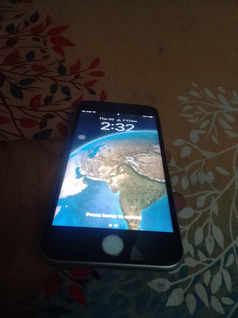 Apple iPhone 8 4