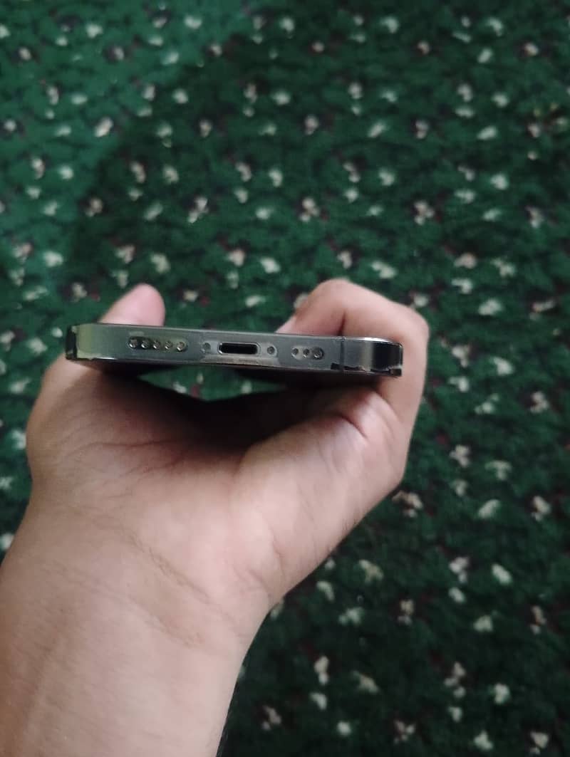 Apple iPhone 12 Pro 1