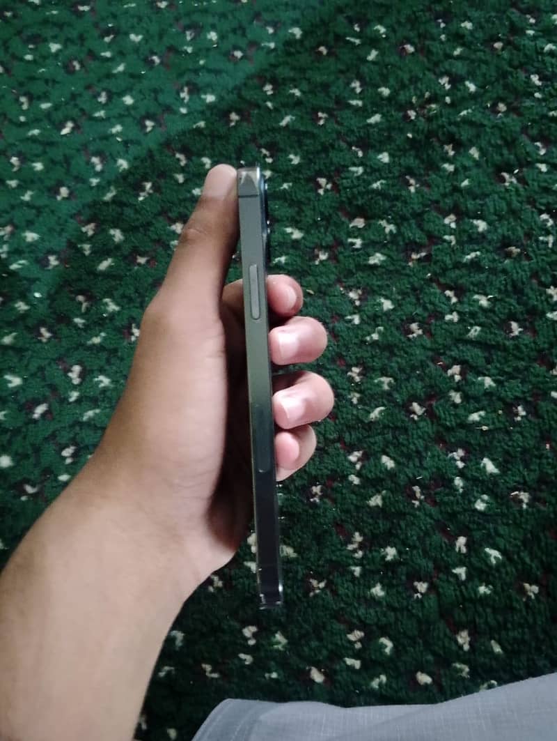 Apple iPhone 12 Pro 2