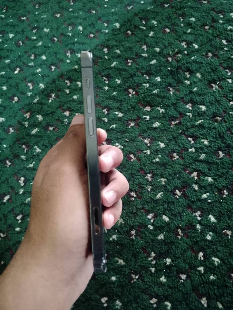 Apple iPhone 12 Pro 3
