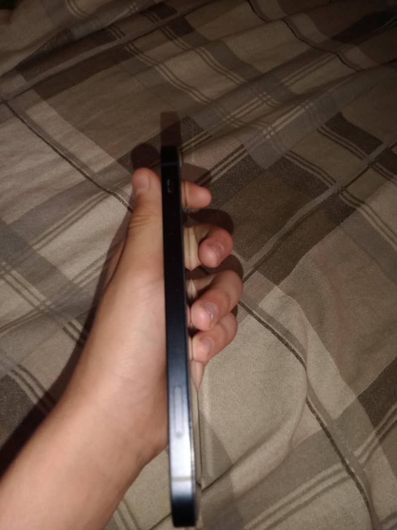 Apple iPhone 12 2