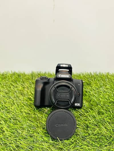 Canon M50