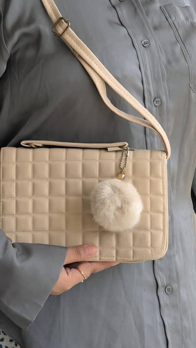 Nude shoulder bag for girls