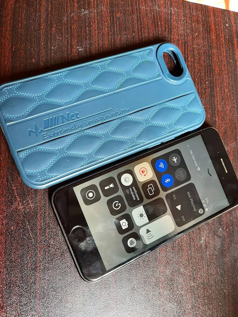 Apple iPhone 7 3