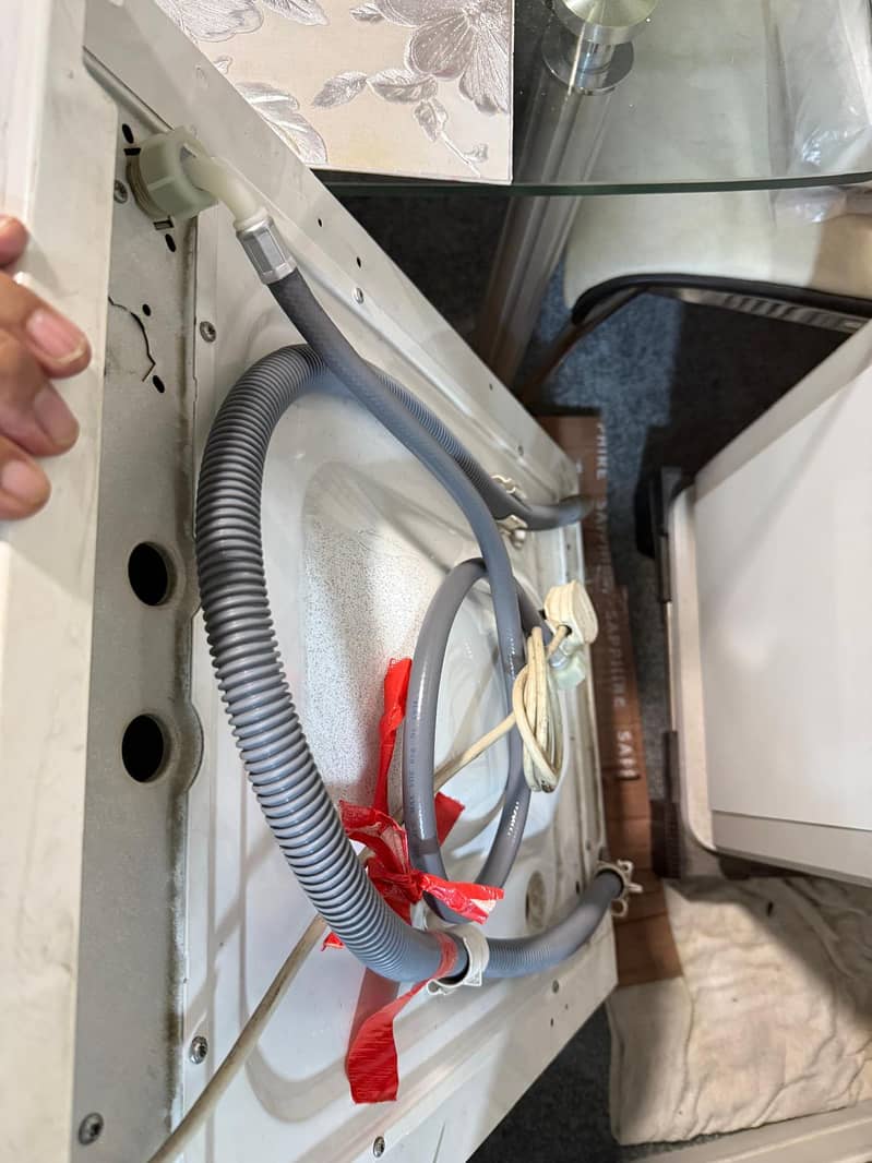 Automatic Washing & Drying Machine 8