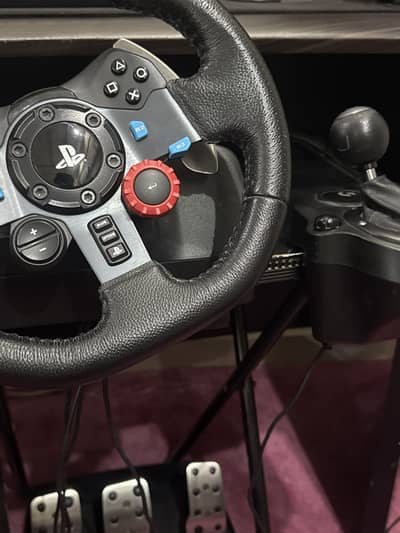 Logitech G29 Driving Force Racing Wheel + Pedals+ Gear box