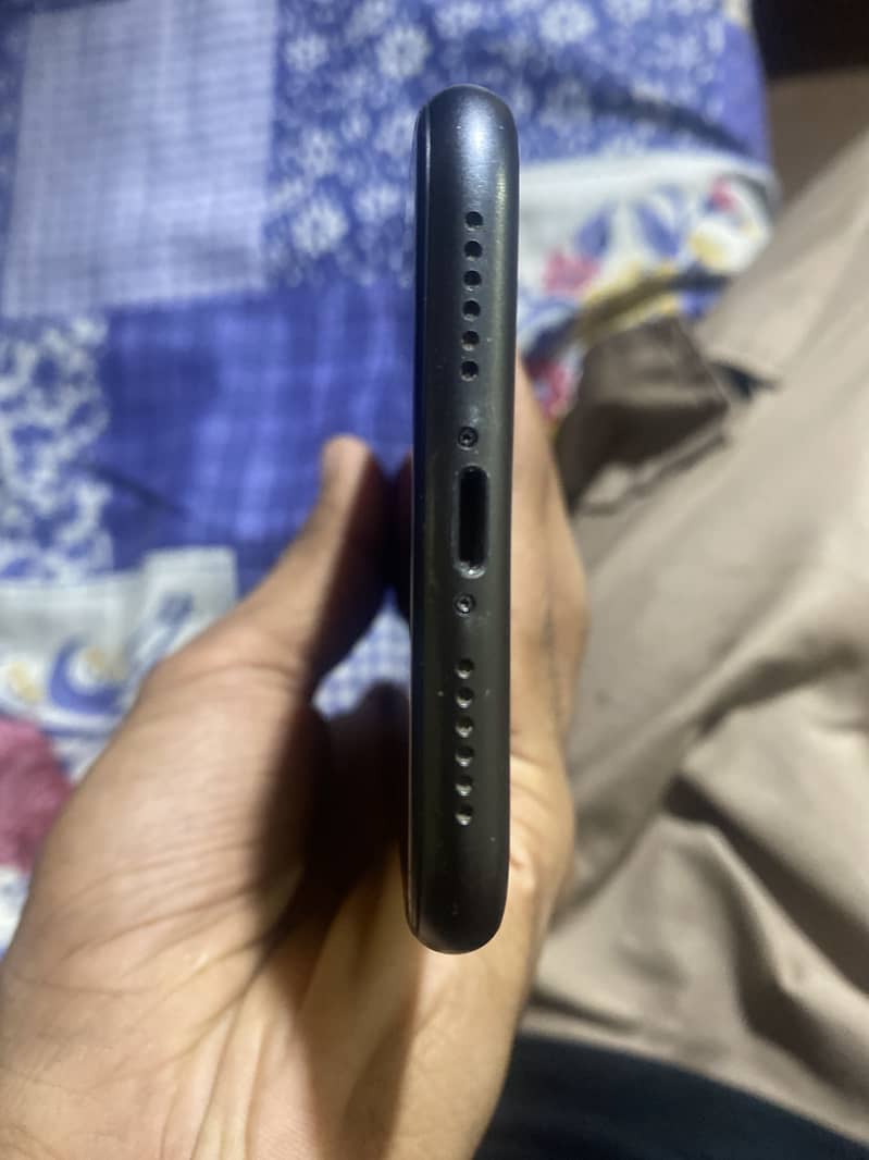 Apple iPhone 11 2