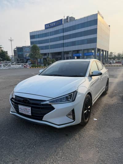 Hyundai Elantra 2022