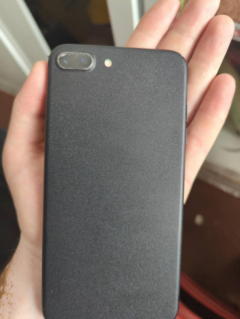 Apple iPhone 7 Plus 1