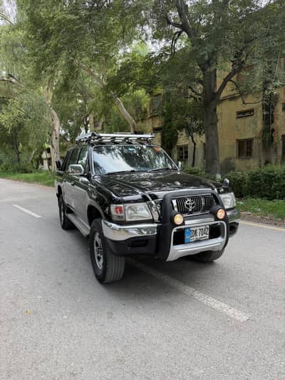 Toyota Hilux 2000 Diesel | Home Used
