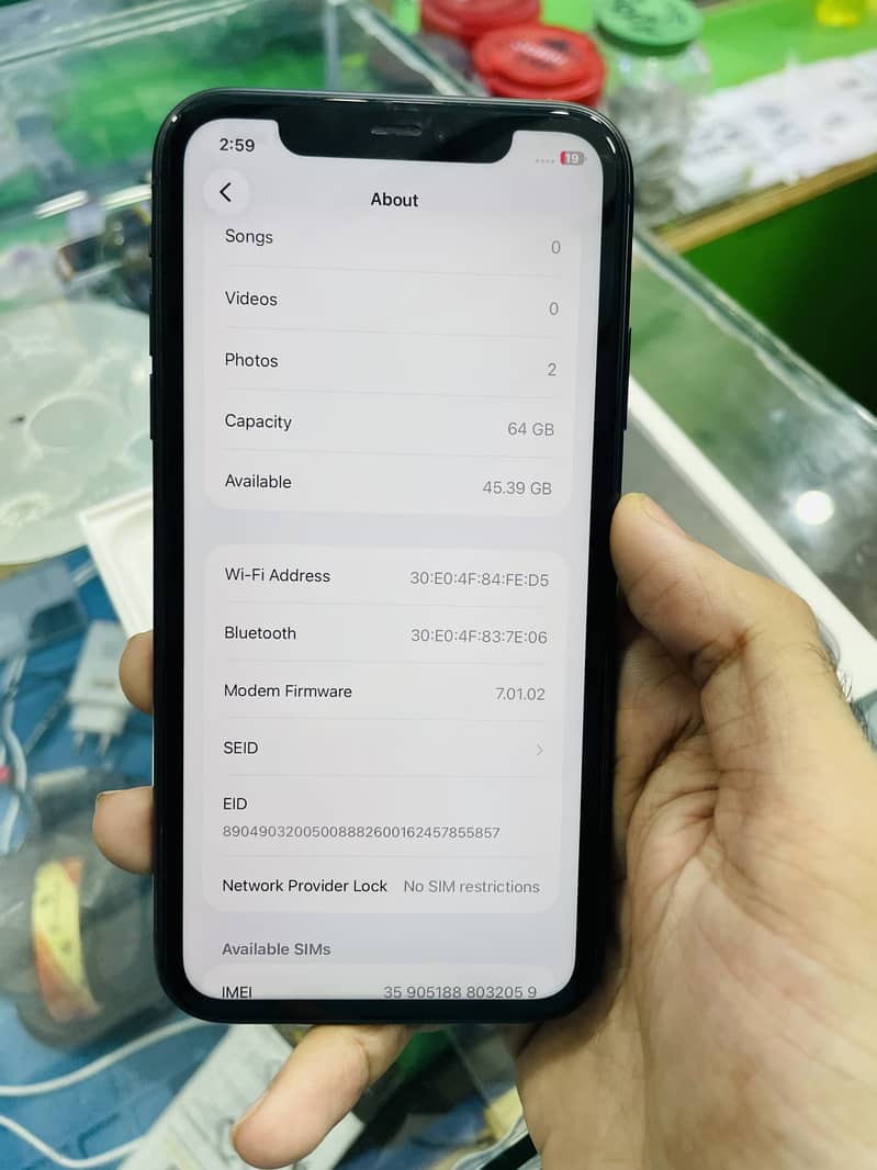 Apple iPhone 11 4