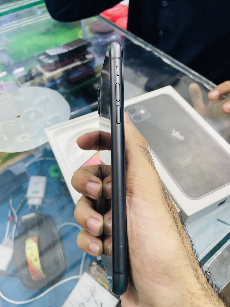 Apple iPhone 11 9
