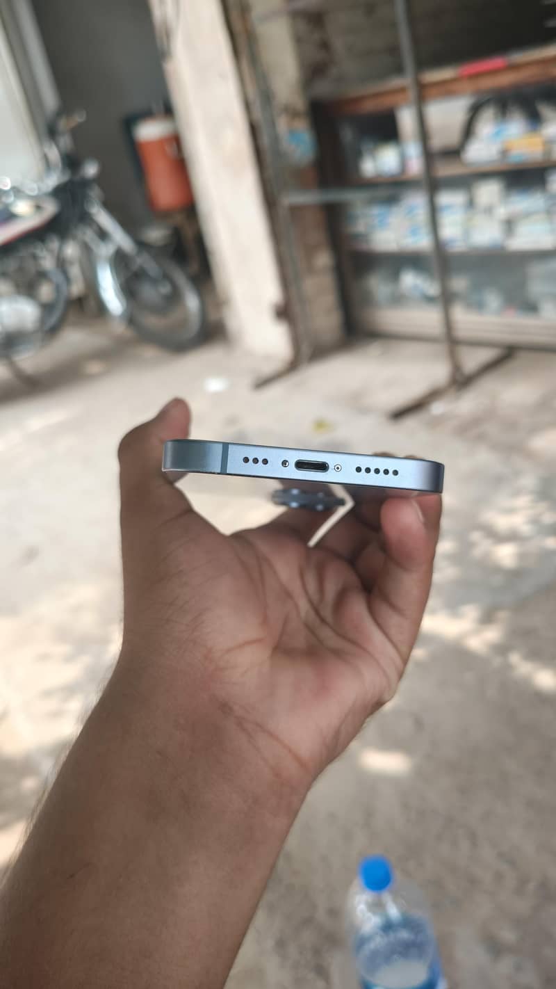 Apple iPhone 14 3