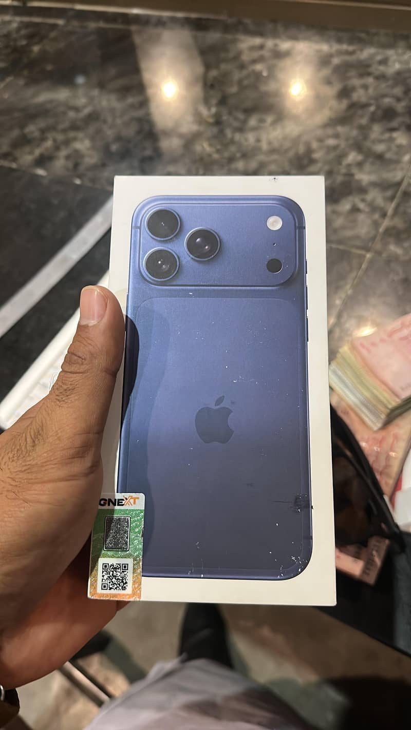 Apple iPhone 17 Pro Max 1