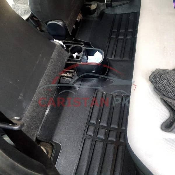 Toyota Vitz 5D Floor Mats Black (2011-2016)