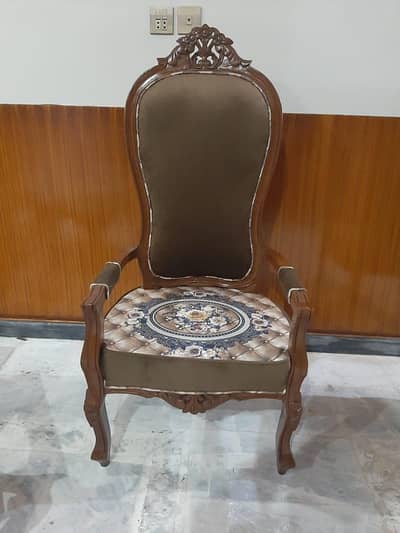 sofa and chairs for sale