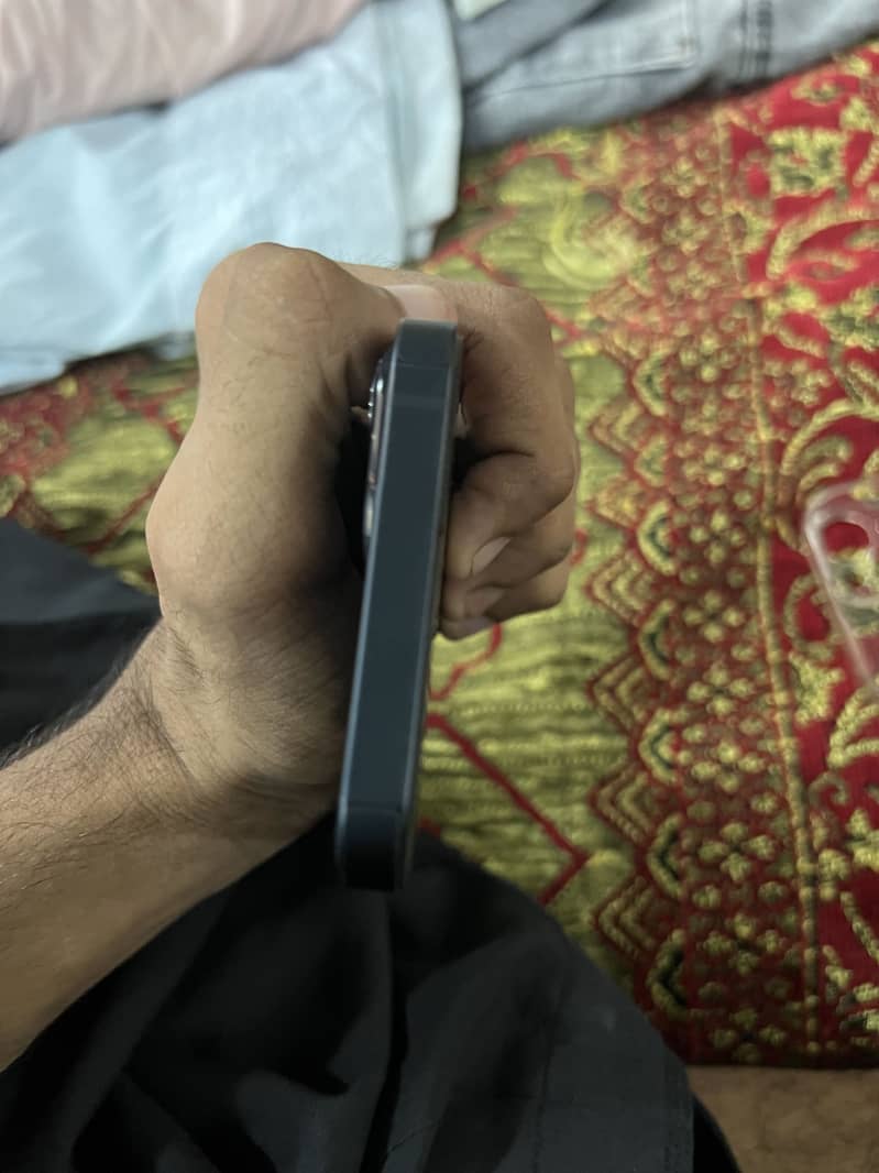 Apple iPhone 13 6