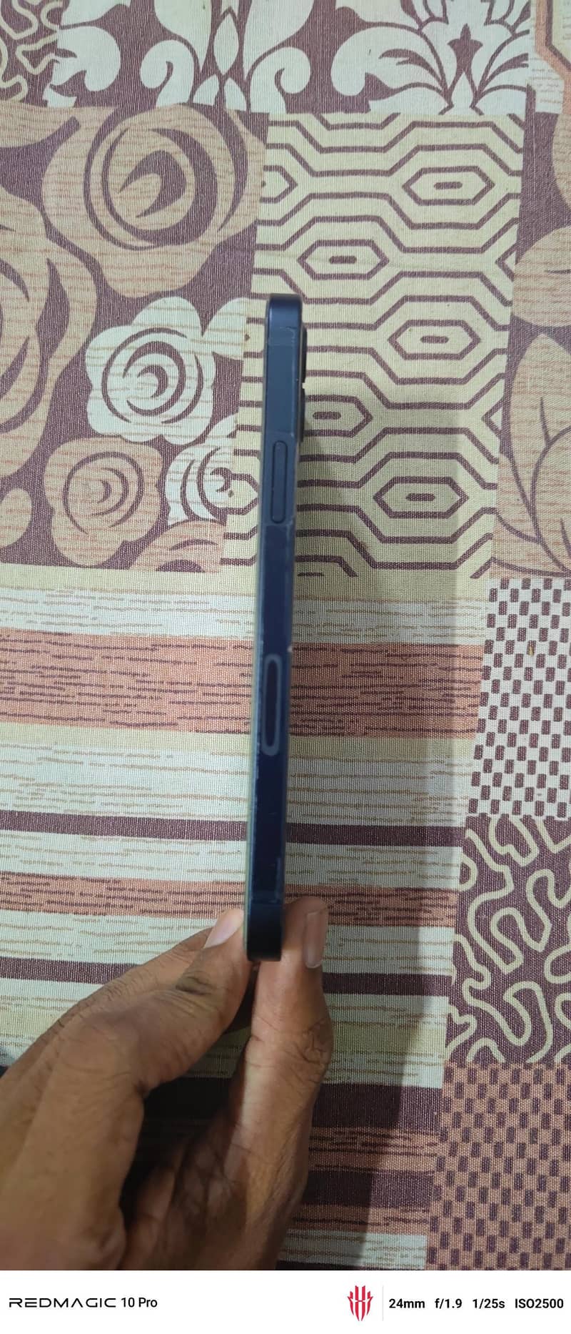 Apple iPhone 12 4