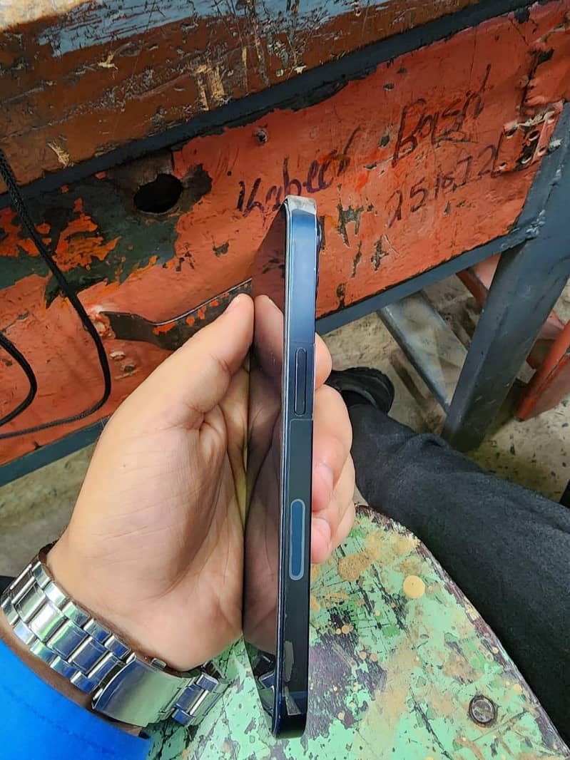 Apple iPhone 13 3