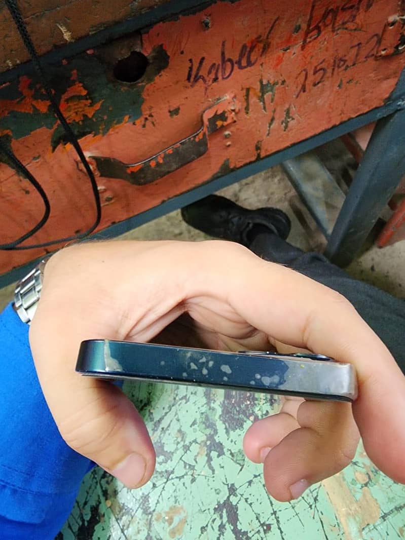 Apple iPhone 13 6