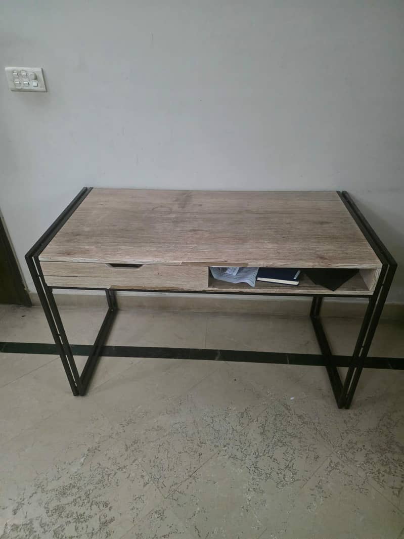 kenwood study/work table 0