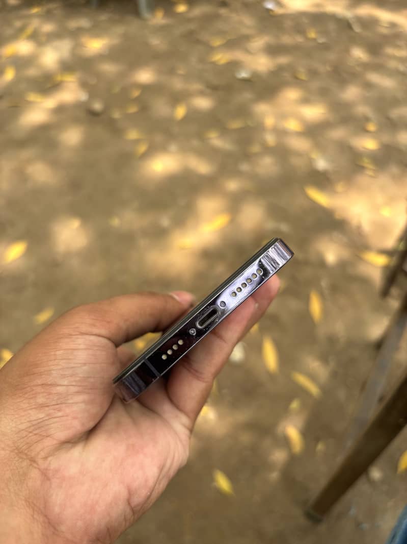 Apple iPhone 14 Pro Max 4