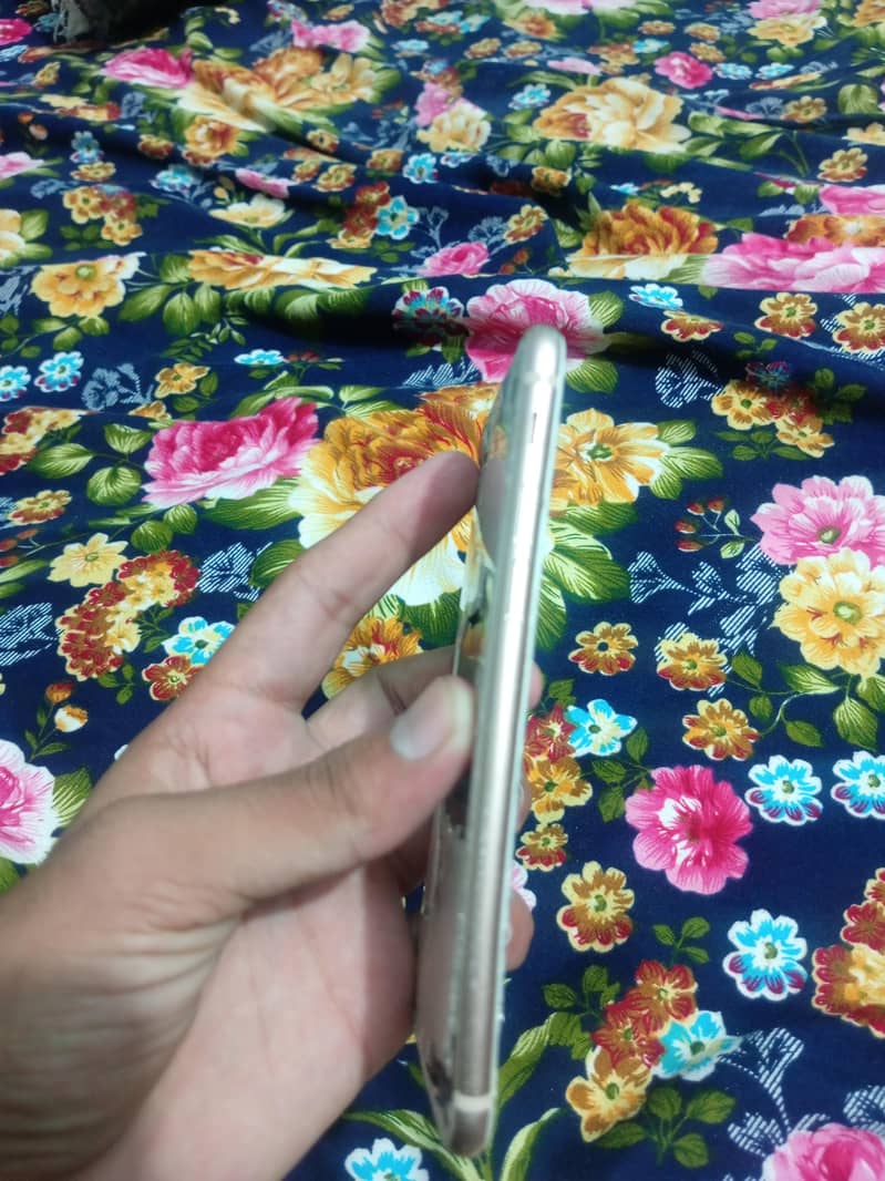Apple iPhone 8 1