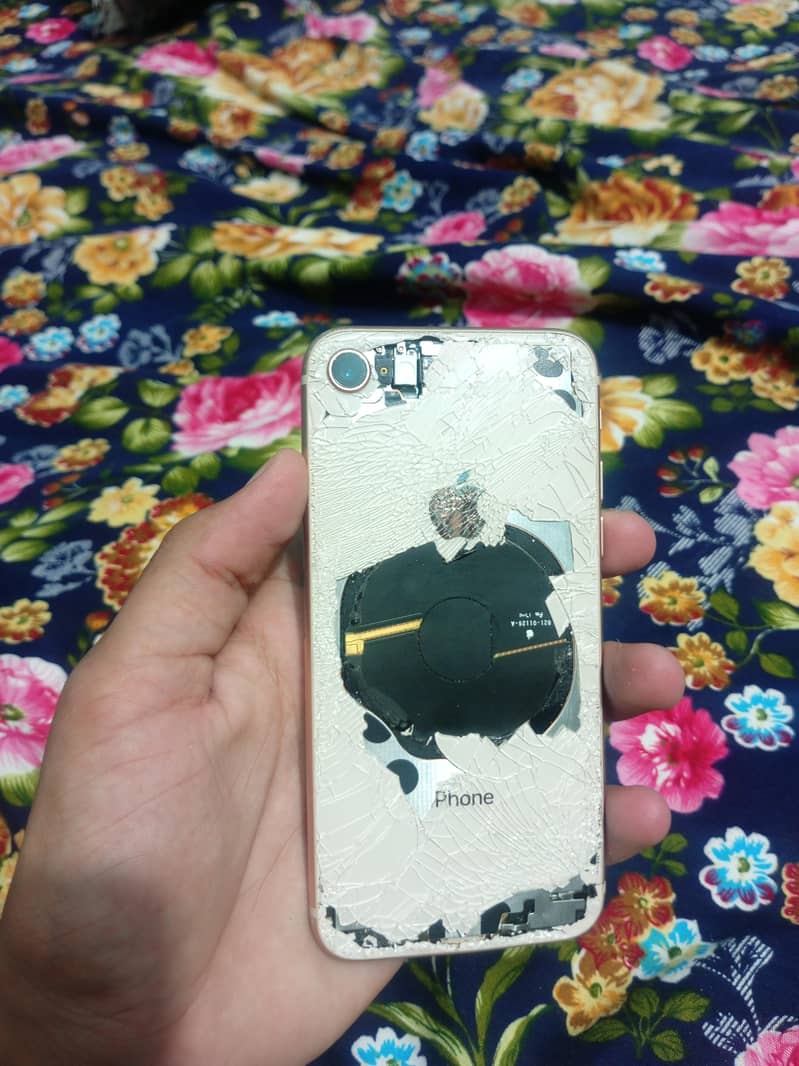 Apple iPhone 8 3