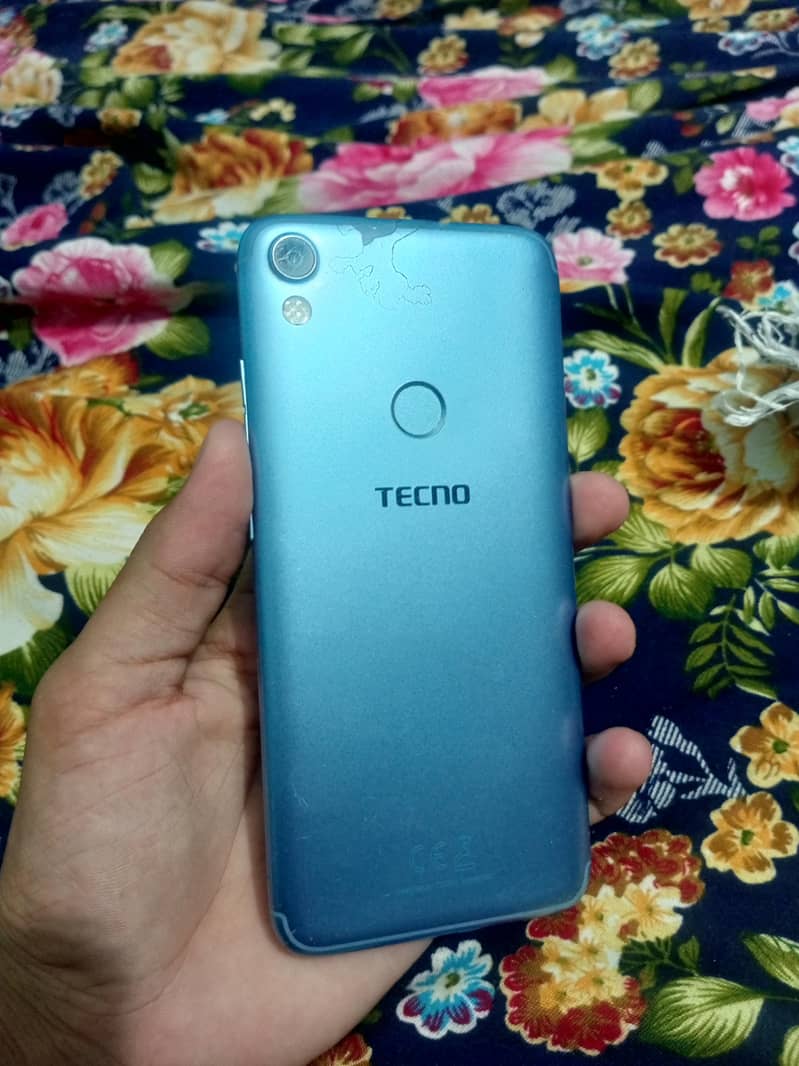 Tecno CAMON i 0