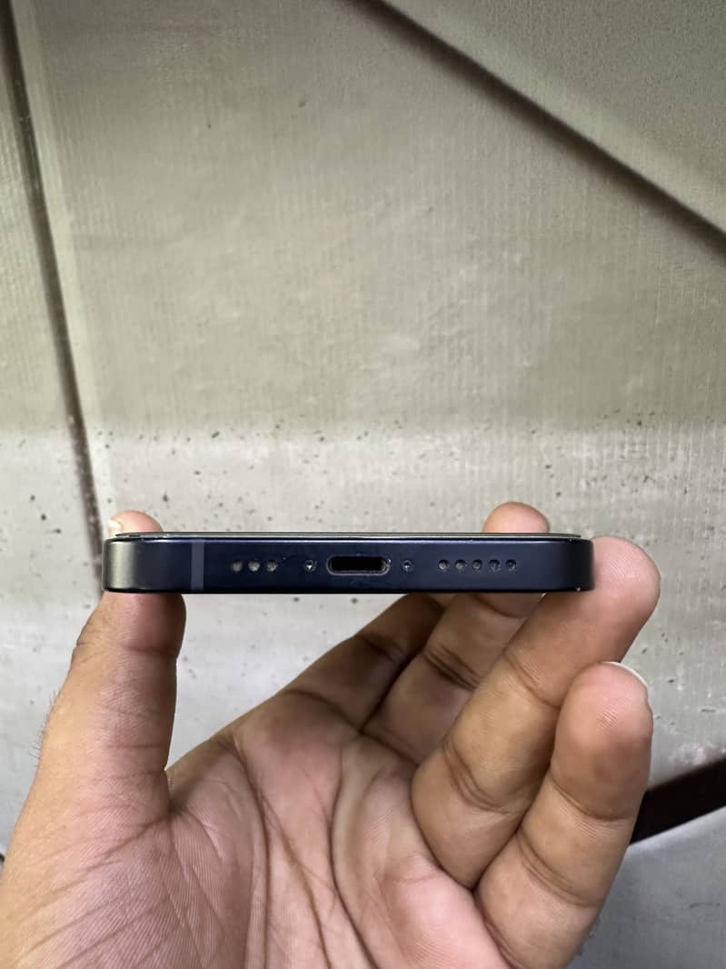 Apple iPhone 12 1