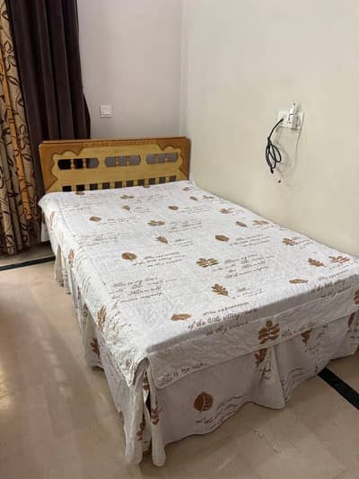 Single Wooden Bed with Dico Paint including mattress