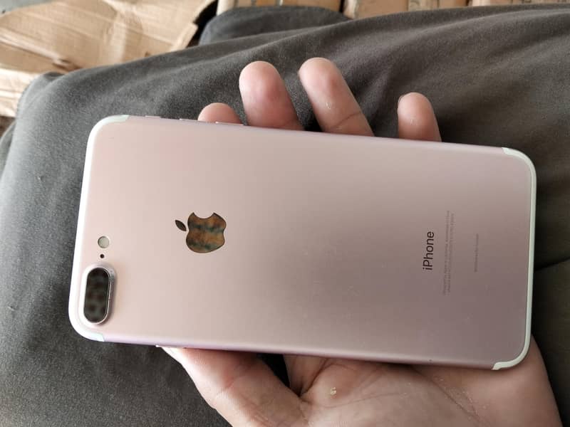 Apple iPhone 7 Plus 0