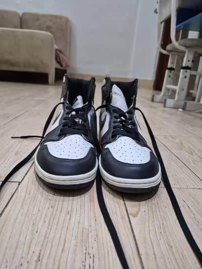 jordan 1 (Dark Mocha) 9/10 condition