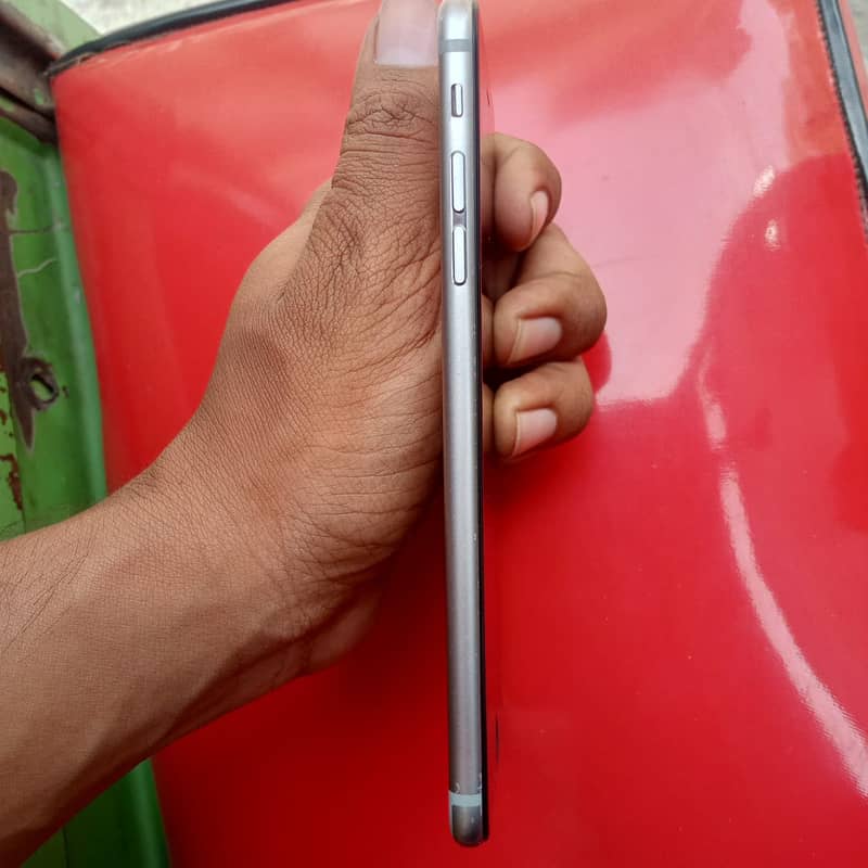 Apple iPhone 6S Plus 4