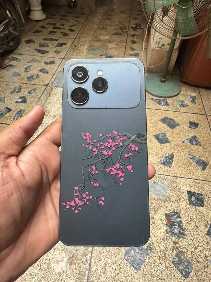 TECNO SPARK 40 0