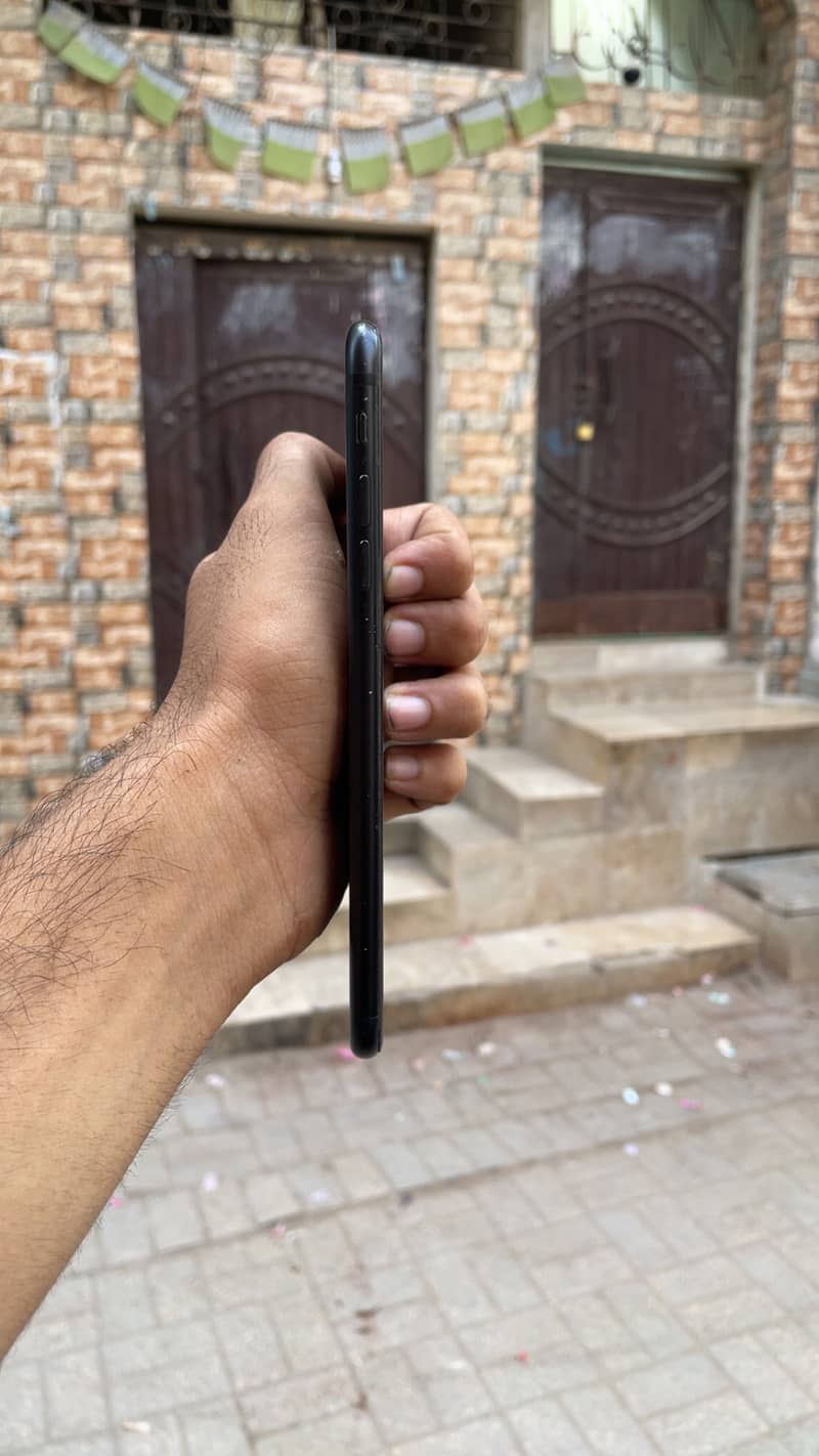 Apple iPhone 7 Plus 3