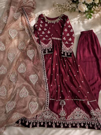 Beautiful Mahroon formal Maxi with original duppata/good condition