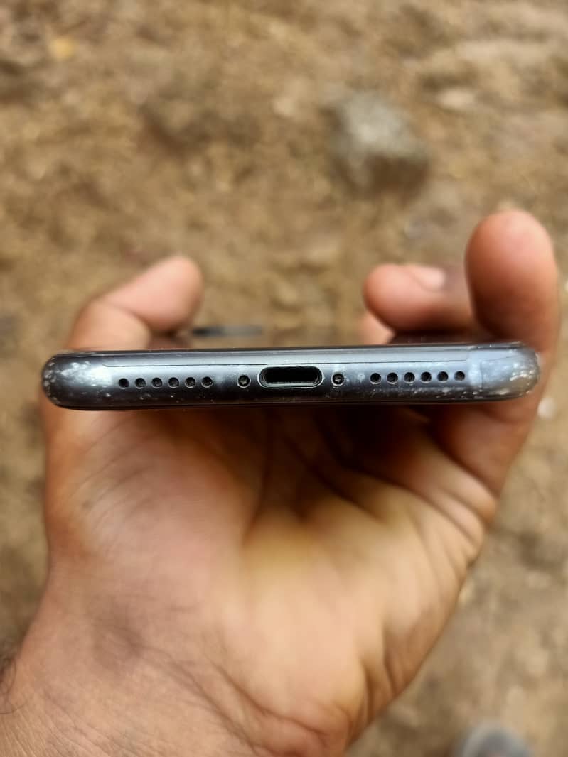 Apple iPhone 11 6