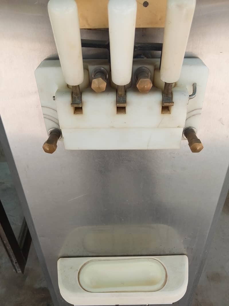 ice cream Maker machine 1