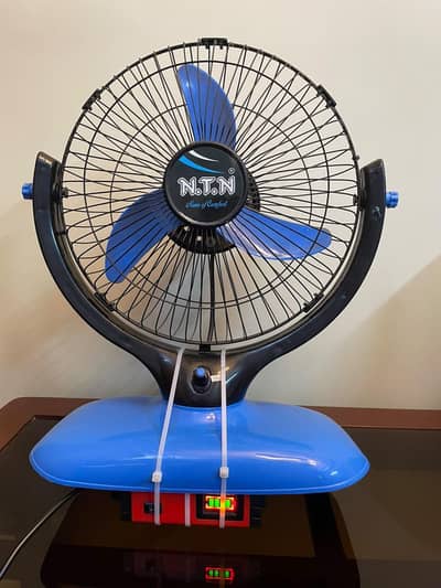Portable charging fan
