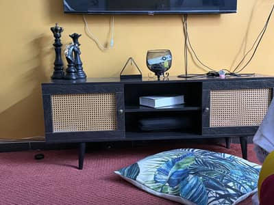Tv cansole