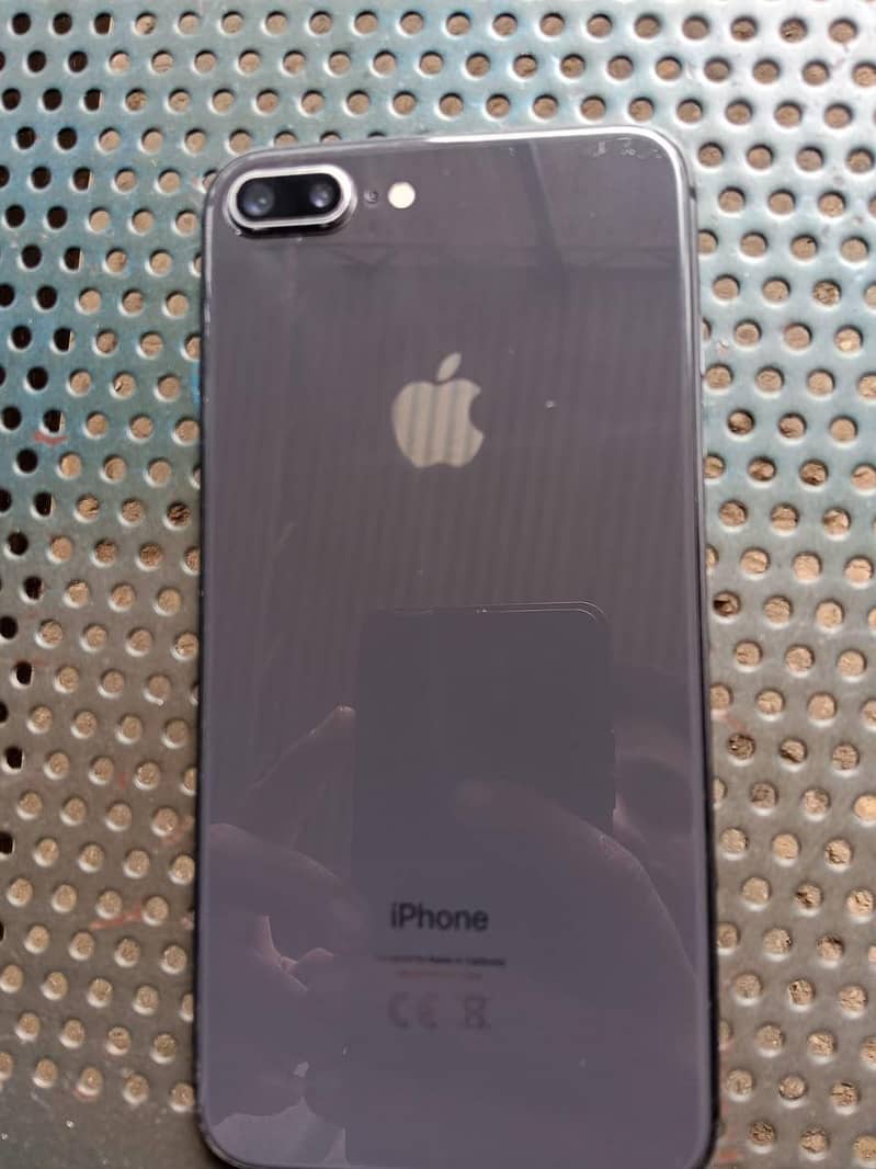 Apple iPhone 8 Plus 0