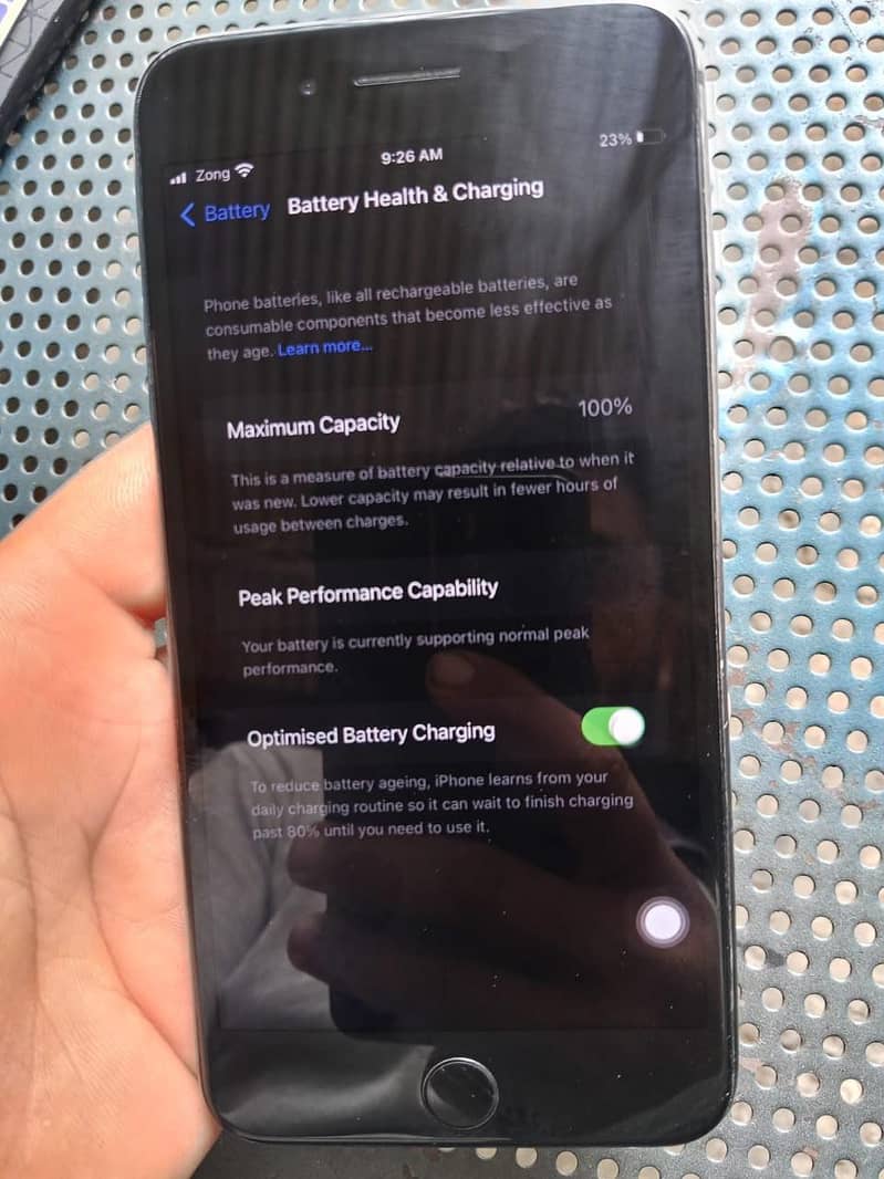 Apple iPhone 8 Plus 1