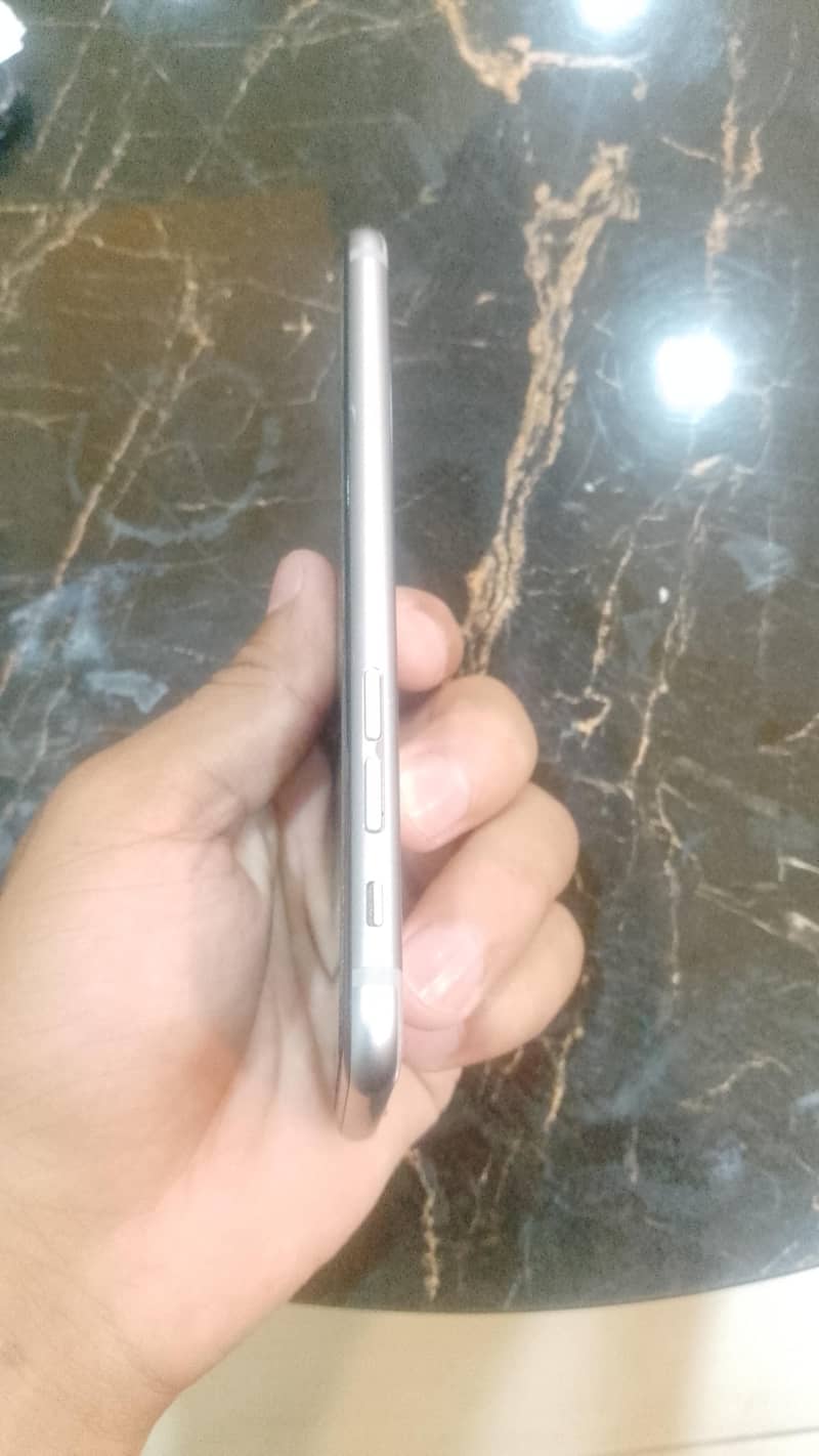 Apple iPhone 6S 3