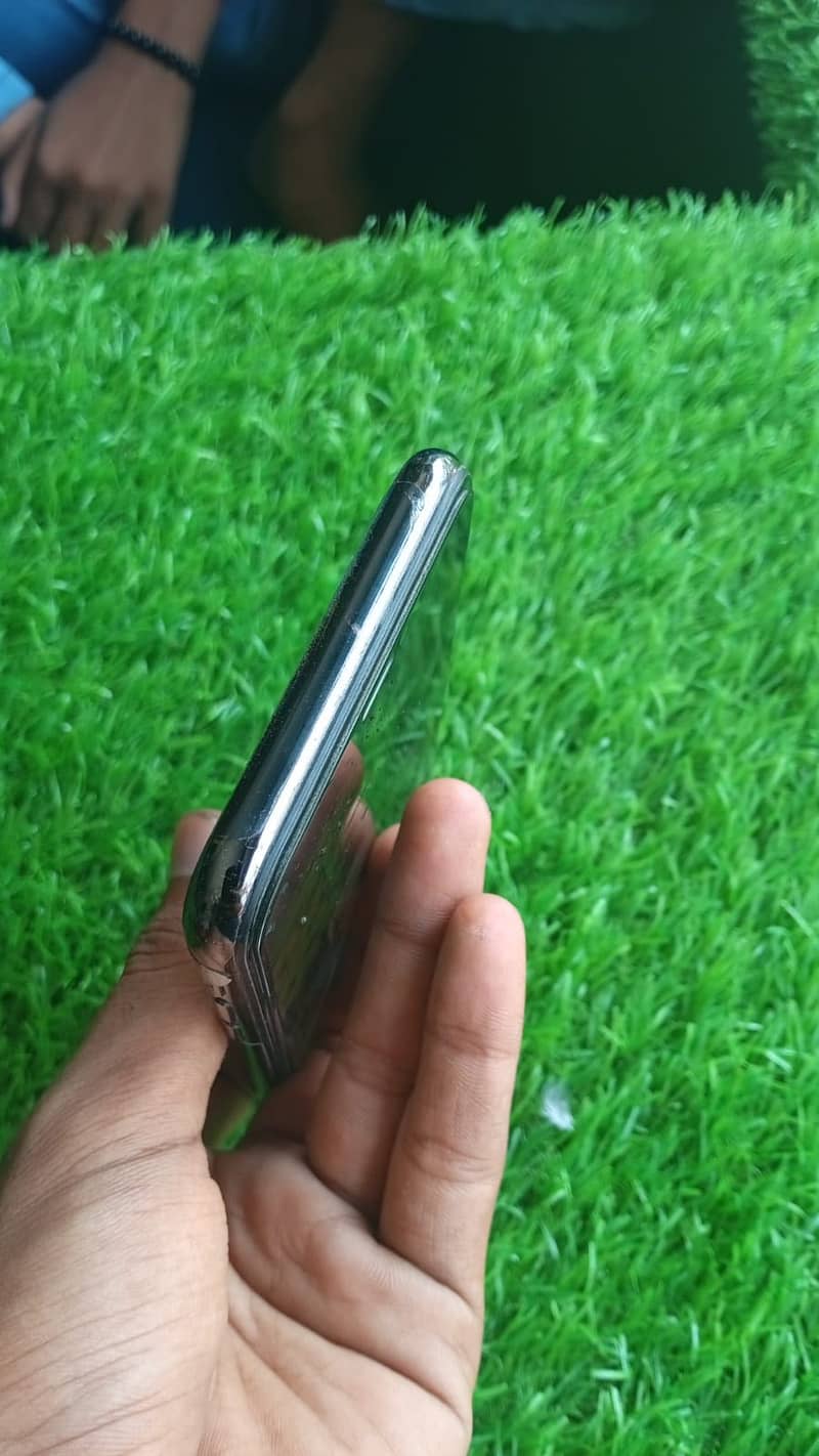 Apple iPhone X 0