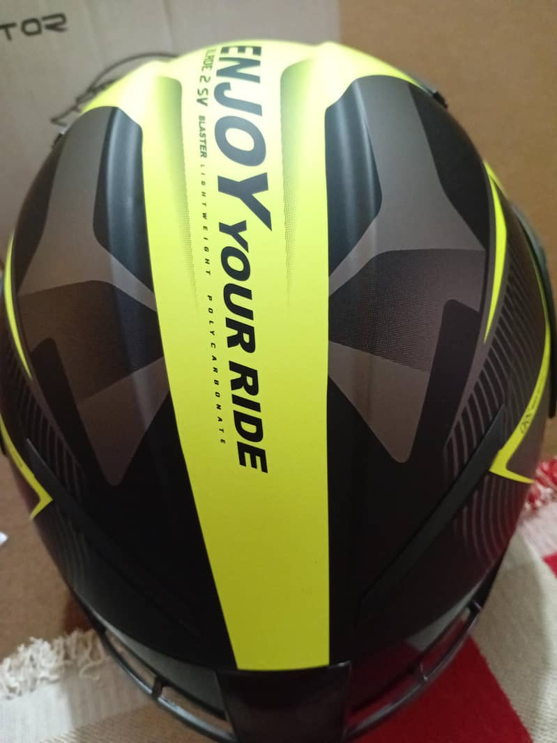 DOT VECTOR HELMET 2
